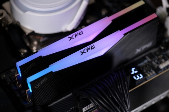 联名蜘蛛侠破境新生 索泰 GeForce RTX 5070 Ti 16GB XGAMING OC BLACK显卡评测:DDR4/DDR5双平台性能同样强